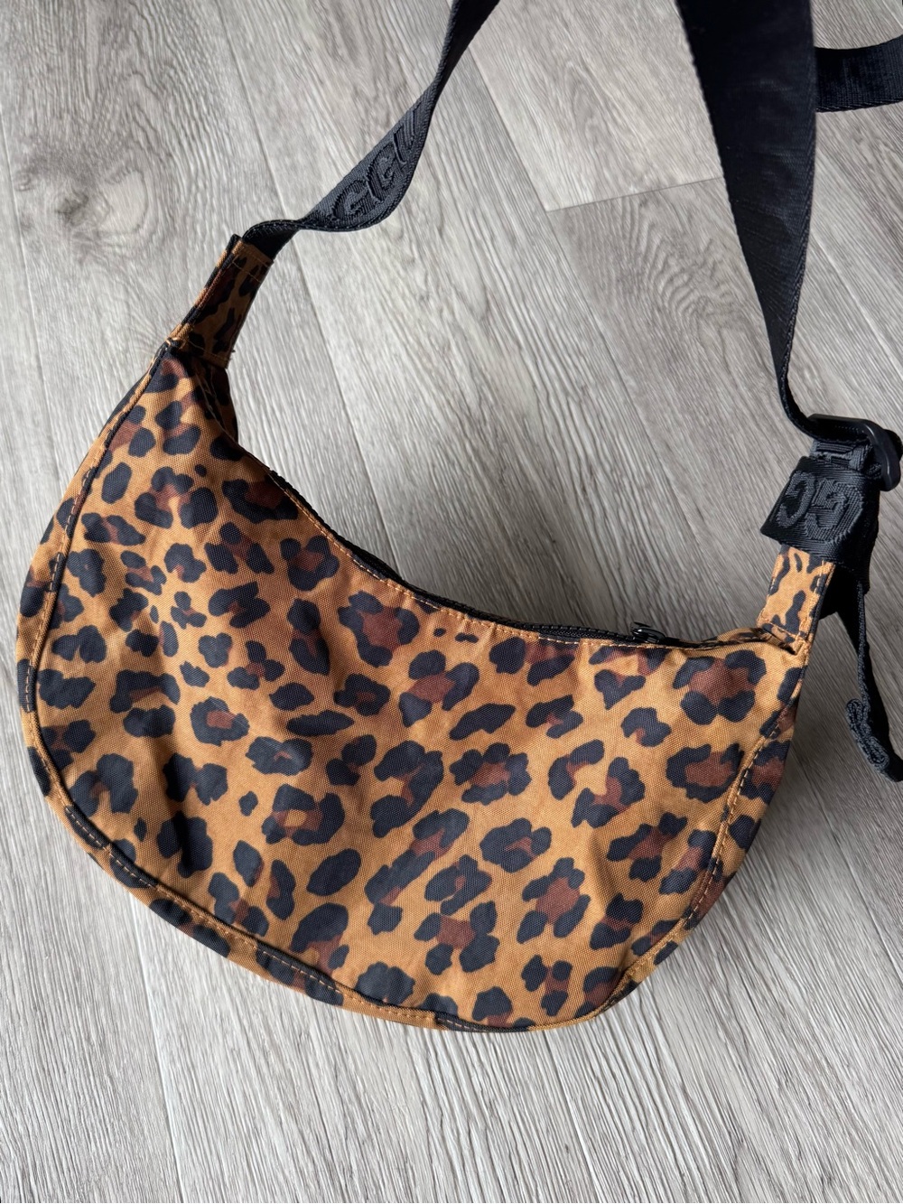 BAGGU Small Nylon Crescent Bag Leopard